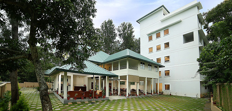hotels in kumily