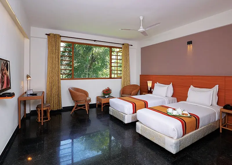 best honeymoon hotels in thekkady